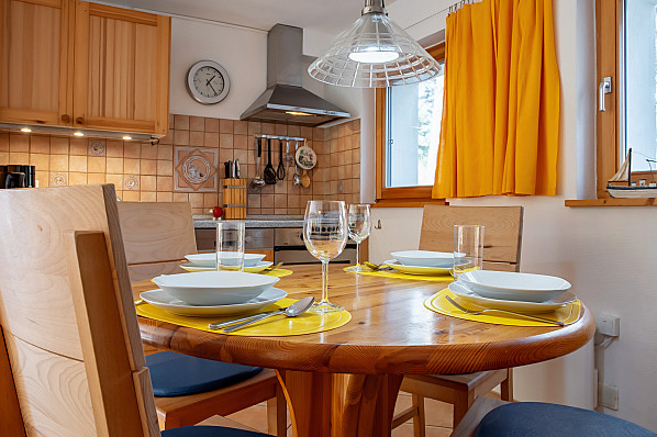 Ferienhaus_Karlshagen_Lange_Kueche_2