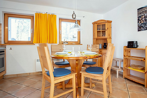 Ferienhaus_Karlshagen_Lange_Kueche_Essbereich